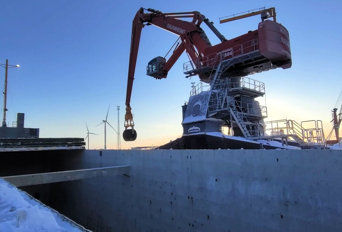 Rauanheimon käsittely Tornion satamassa