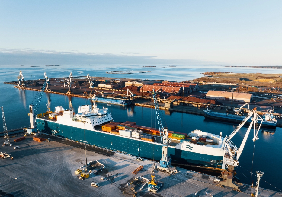 Kokkola Rauanheimo konttilaivan purku syksy 2023 _9_